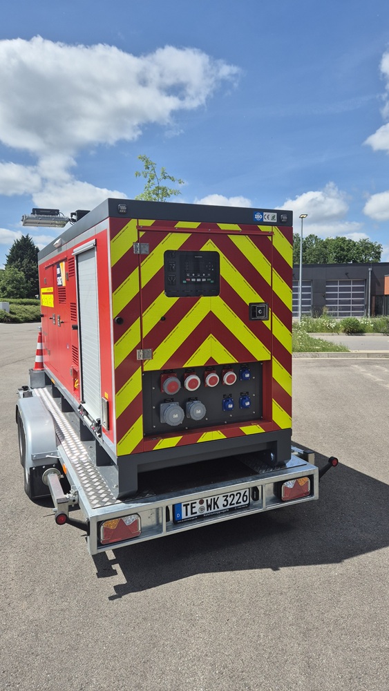 Rückseite des Notstromaggregat, der Feuerwehr Westerkappeln