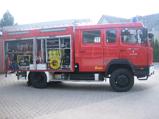 rechte Seite des Tanklöschfahrzeug 3000 (TLF 3000) des Löschzugs Velpe, ehem. TLF 16/25