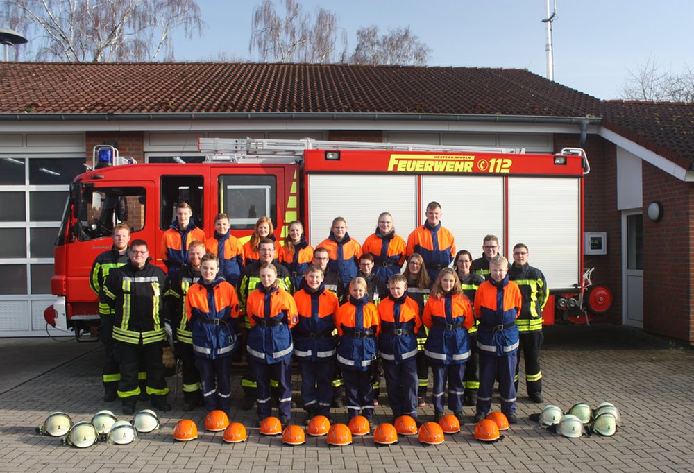 Gruppenbild der Jugendfeuerwehr Westerkappeln mit Betreuern